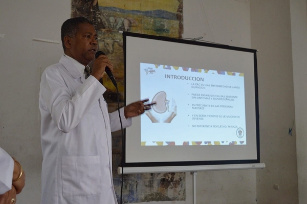 Hospital Padre Billini imparte charlas sobre el cuidado del riñón en centros educativos Zona Colonial