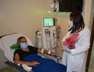 Direcci&oacute;n del  Hospital Docente Padre Billini entrega presente por el d&iacute;a de las madres