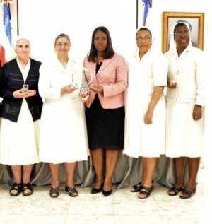 Hospital Docente Padre Billini reconoce labor sor Aurora Calvo Ruiz