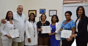 Reconocimiento con medalla al m&eacute;rito a colaboradores destacados